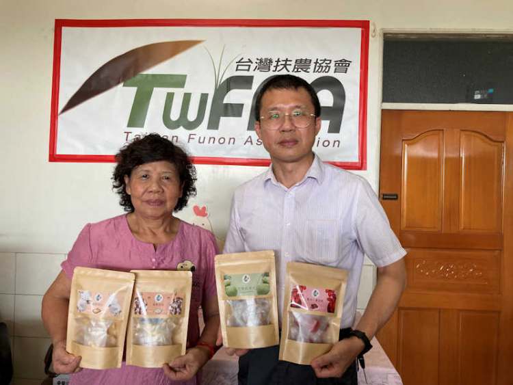 ▲社團法人台灣扶農協會推台灣鮮果乾，幫台灣小農行銷在地農特產品。（照片／台灣扶農協會秘書處提供）